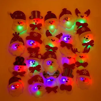 50 LED Intermitent Baterii Moș Crăciun Cerb Urs Alb Brosa Pin Badge Jucarie pentru Copii Petrecere de Ziua de nastere Cadou de Crăciun Navidad